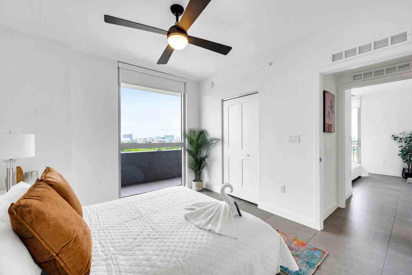 Amazing 3 Bed Unit In Dwntwn Miami With Free Parking Apartment Bagian luar foto