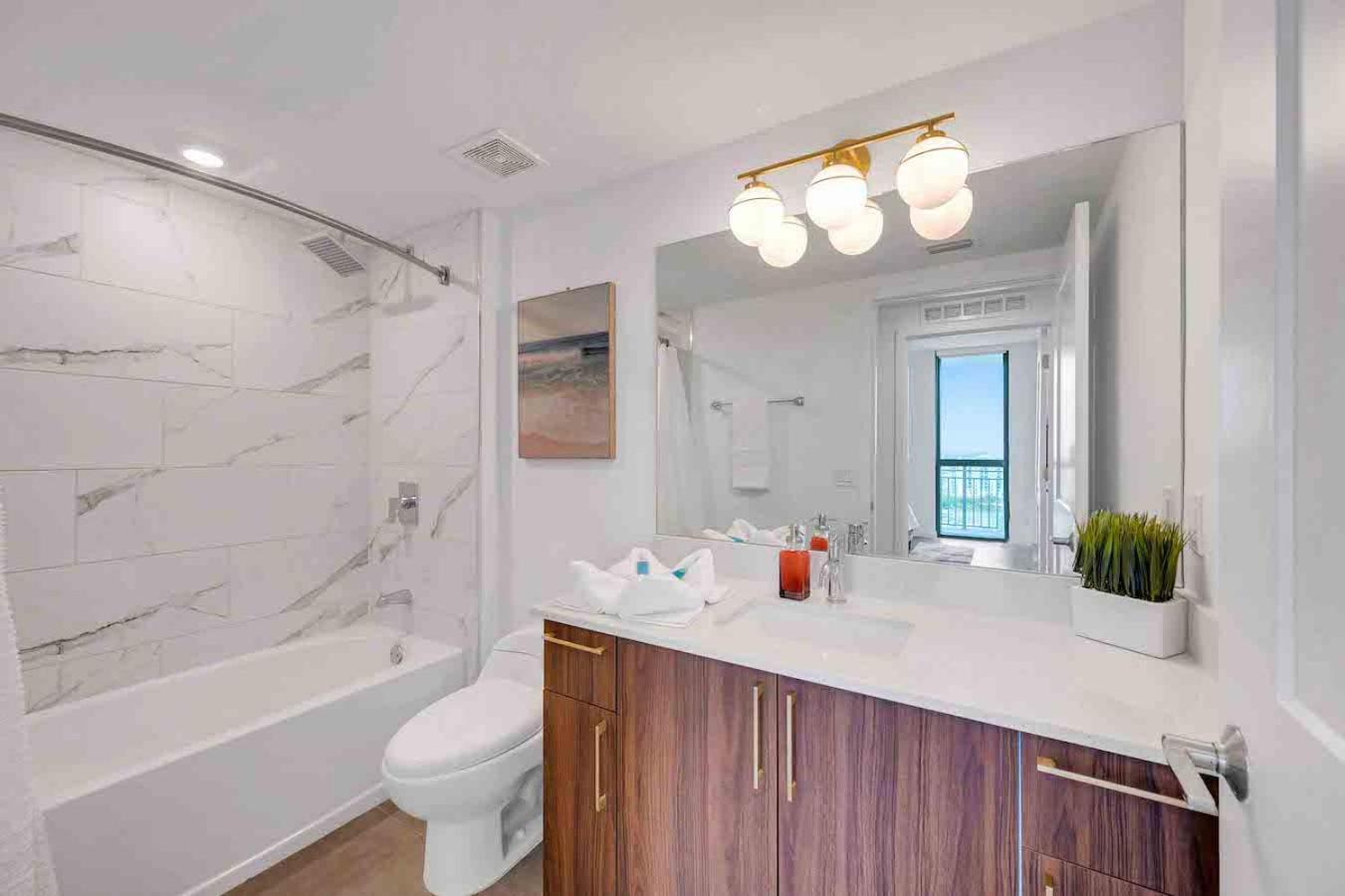 Amazing 3 Bed Unit In Dwntwn Miami With Free Parking Apartment Bagian luar foto