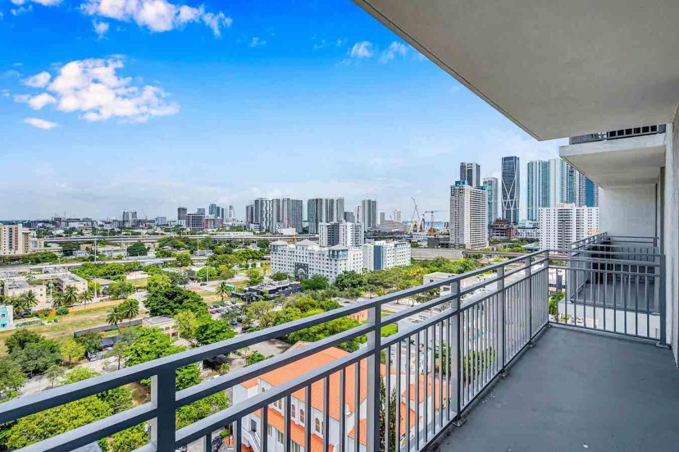 Amazing 3 Bed Unit In Dwntwn Miami With Free Parking Apartment Bagian luar foto