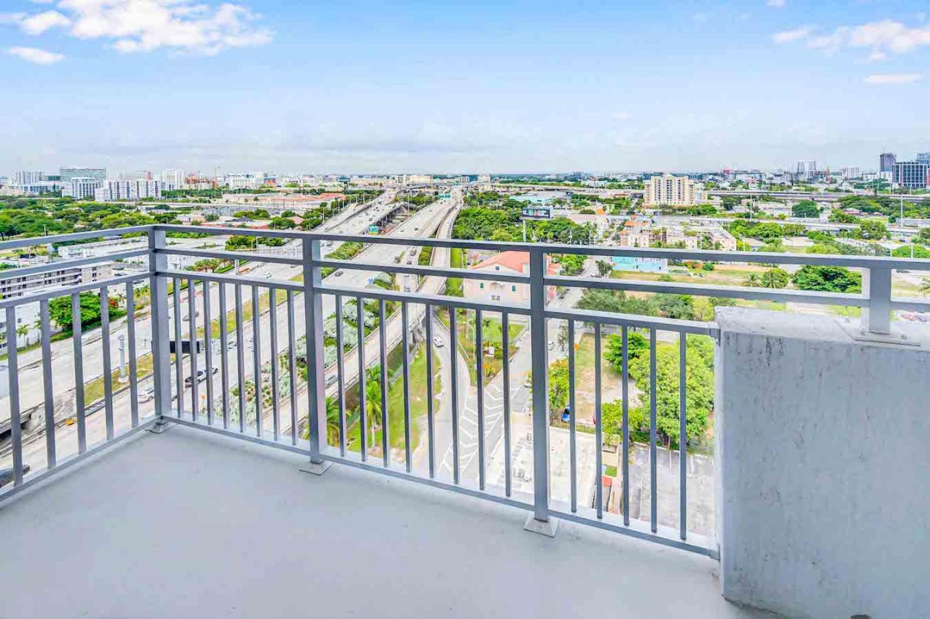 Amazing 3 Bed Unit In Dwntwn Miami With Free Parking Apartment Bagian luar foto