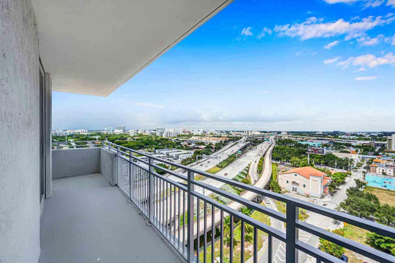 Amazing 3 Bed Unit In Dwntwn Miami With Free Parking Apartment Bagian luar foto