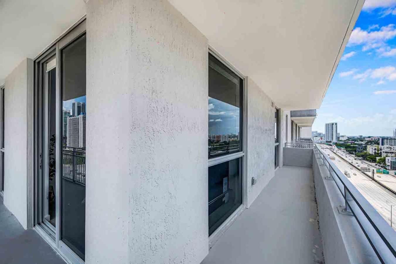 Amazing 3 Bed Unit In Dwntwn Miami With Free Parking Apartment Bagian luar foto